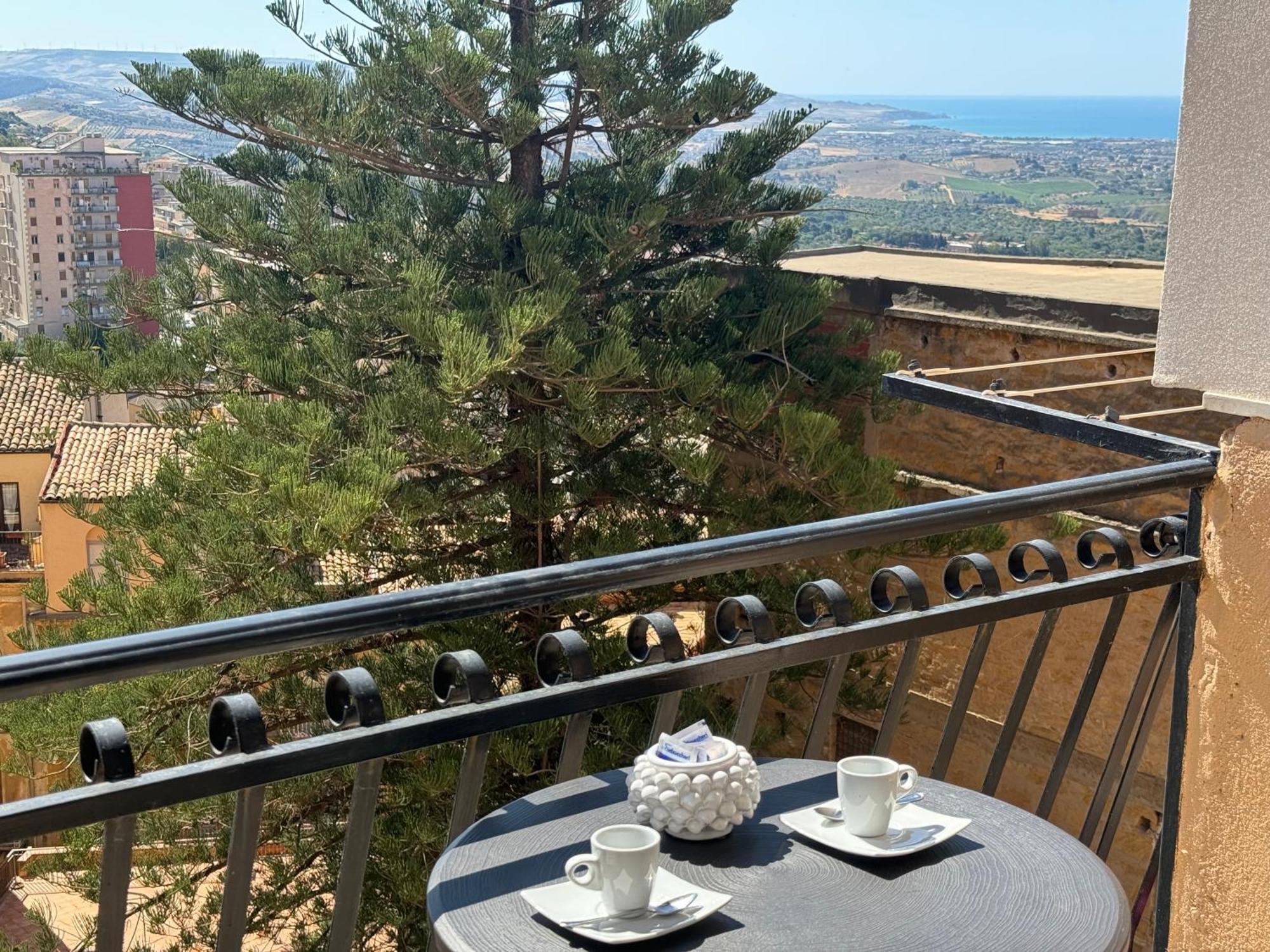 Kale Atenea Agrigento Bagian luar foto